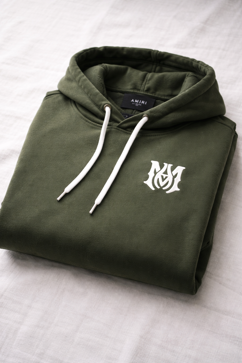 Men's urban streetwear hoodie styled for everyday fashion, travel and casual winter wear in Australia.